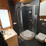 بيت للعطل Lesny Leniwiec Z Jacuzzi I Kominkiem Blisko Rzeki *