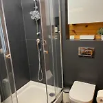 بيت للعطل Lesny Leniwiec Z Jacuzzi I Kominkiem Blisko Rzeki *